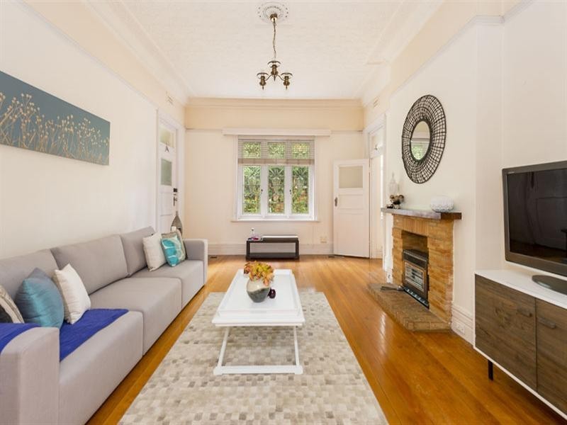 6 Findlay Avenue, Roseville NSW 2069