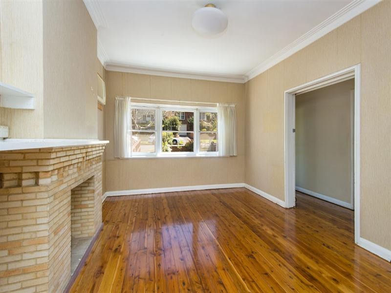 8 Sugarloaf Crescent, Castlecrag NSW 2068