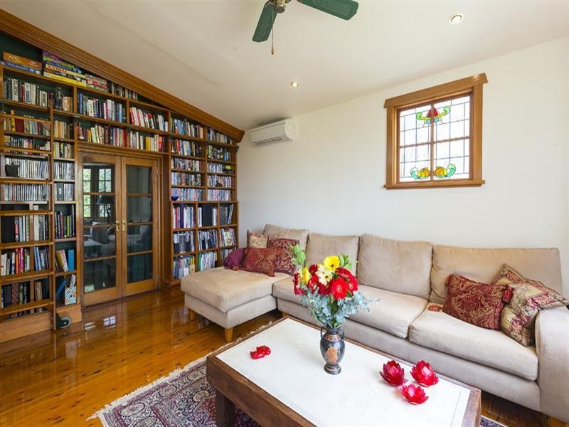 6 Sailors Bay Road, Willoughby NSW 2068