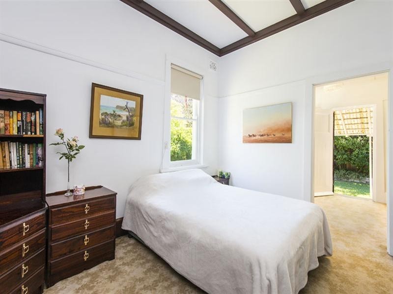 1 Clermiston Avenue, Roseville NSW 2069