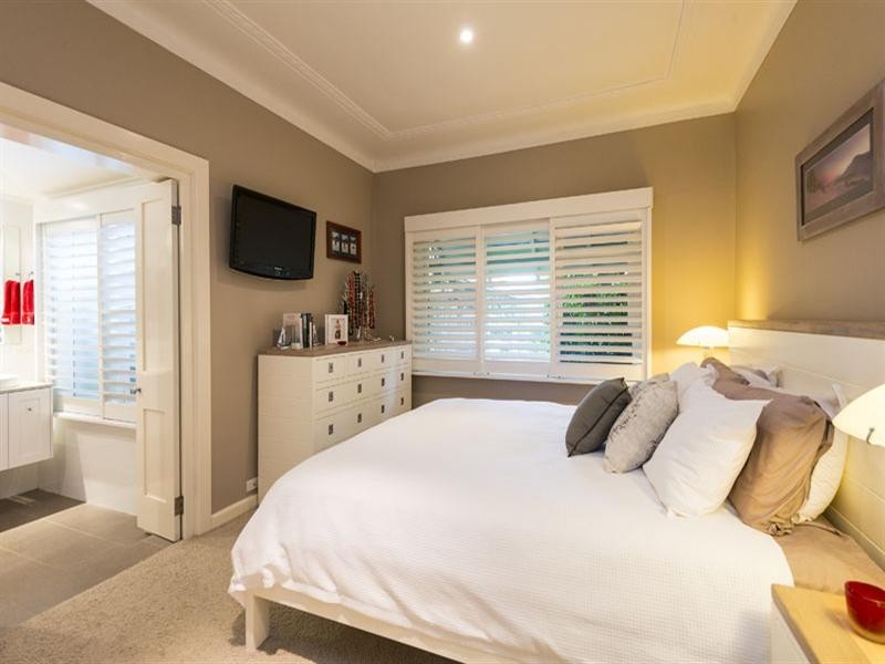 11 Crabbes Avenue, Willoughby NSW 2068