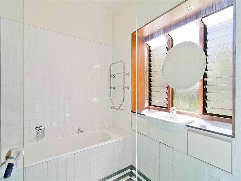 5 Covelee Crescent, Middle Cove NSW 2068