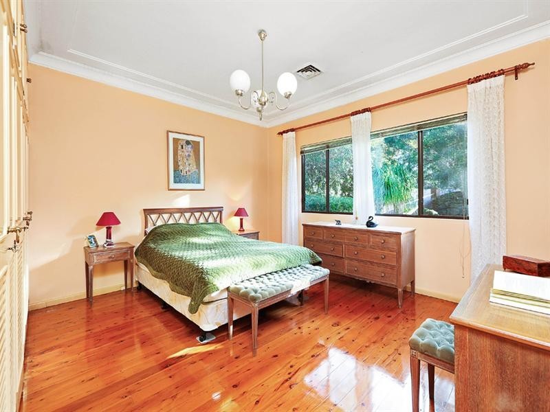 93 Eastern Valley Way, Castlecrag NSW 2068