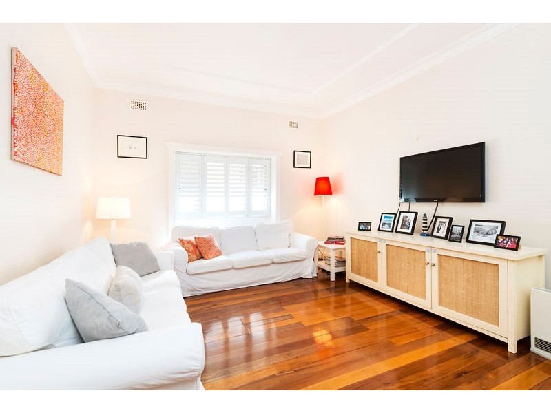 1 Penshurst Street (the quiet, closed off end), Willoughby NSW 2068