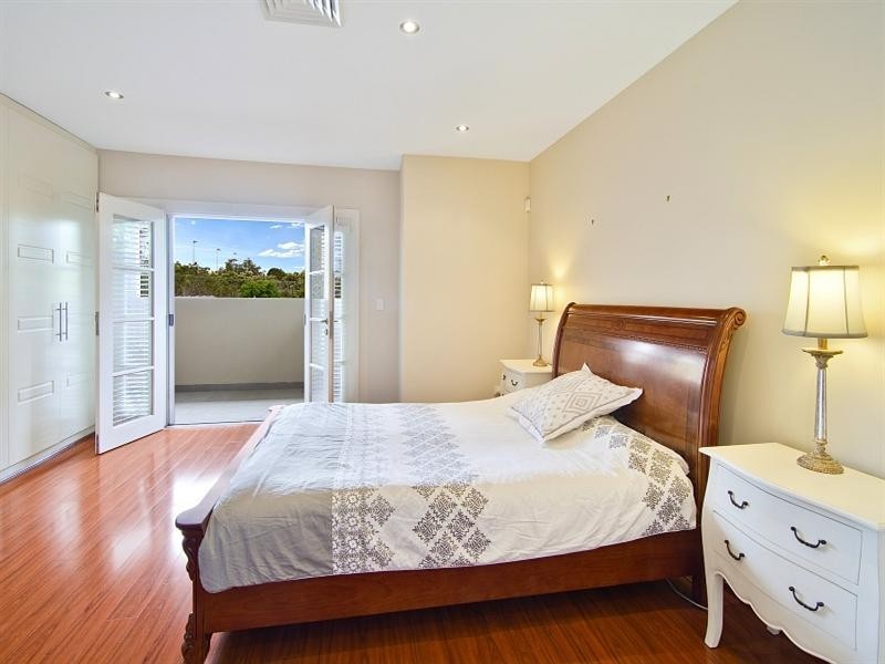 18 Kanoona Avenue, St Ives NSW 2075