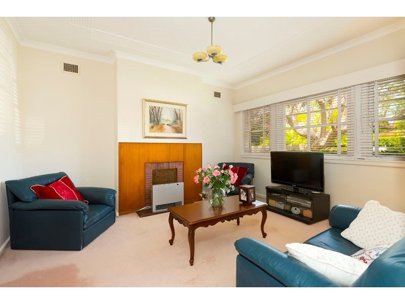 1 Summerville Crescent, Willoughby NSW 2068