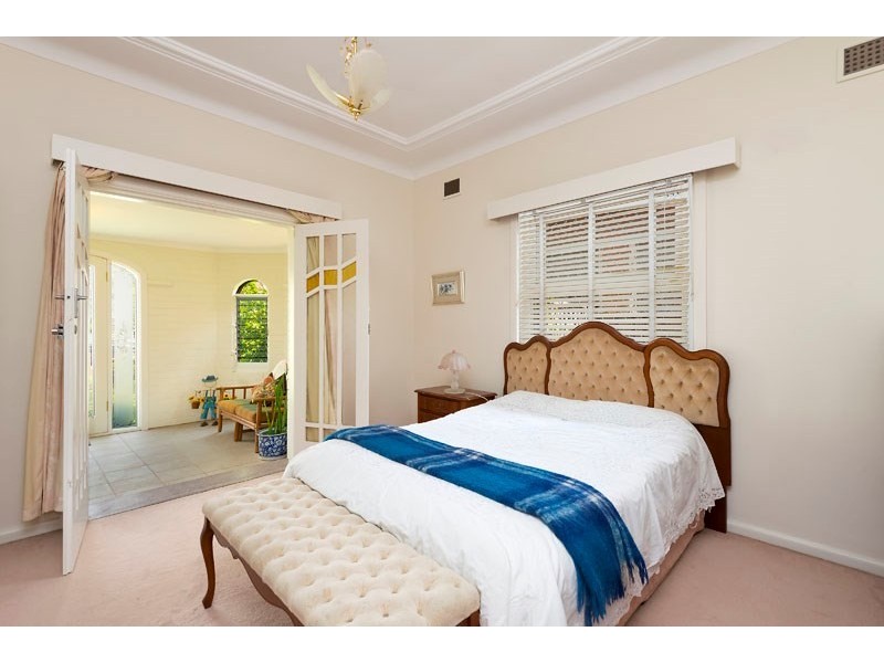 1 Summerville Crescent, Willoughby NSW 2068