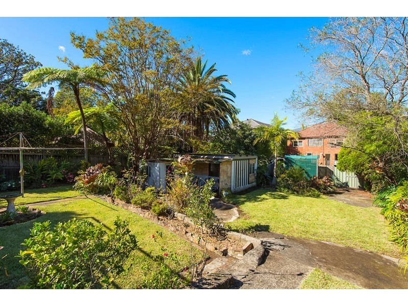 4 Sugarloaf Crescent, Castlecrag NSW 2068