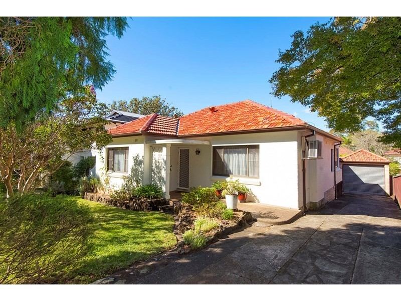 4 Sugarloaf Crescent, Castlecrag NSW 2068