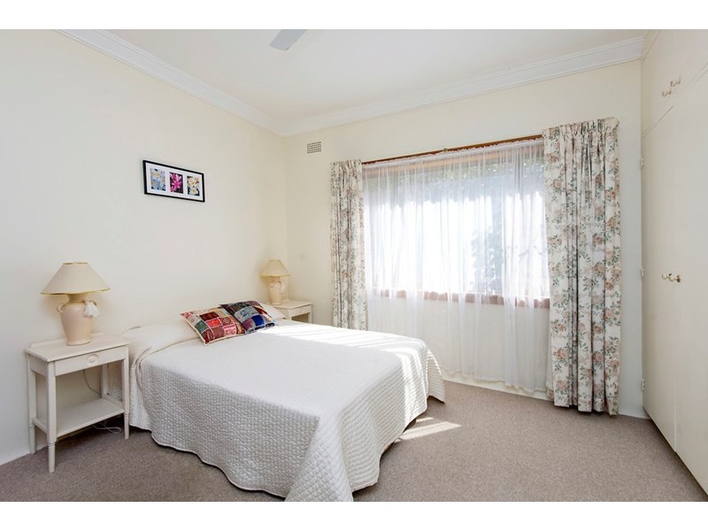 4 Sugarloaf Crescent, Castlecrag NSW 2068