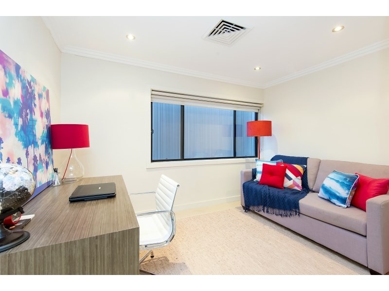 22A Covelee Circuit, Middle Cove NSW 2068