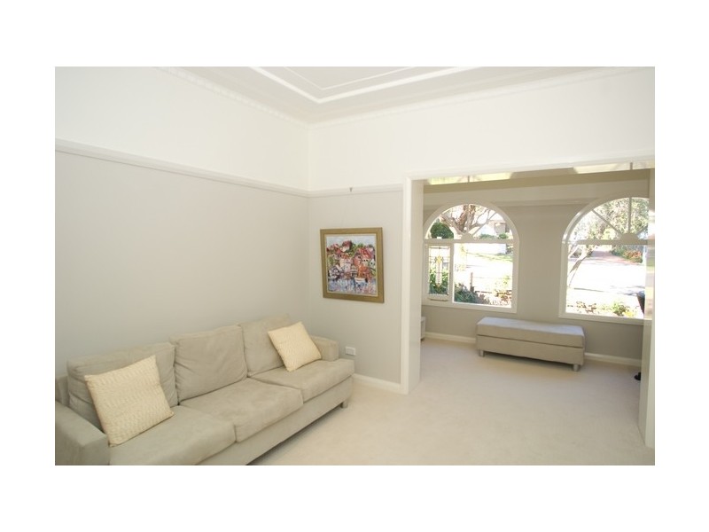 2 Kalgoorlie Street, Willoughby NSW 2068