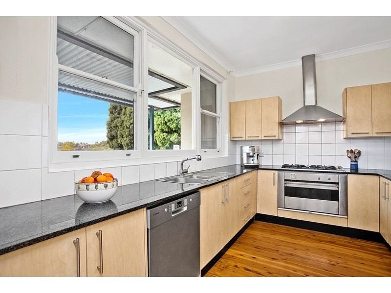 13 Victoria Avenue, Middle Cove NSW 2068