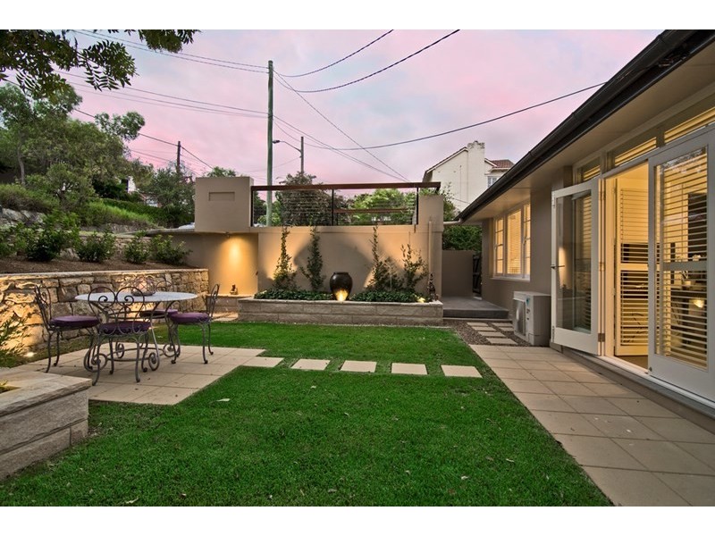 17 Victoria Avenue, Middle Cove NSW 2068