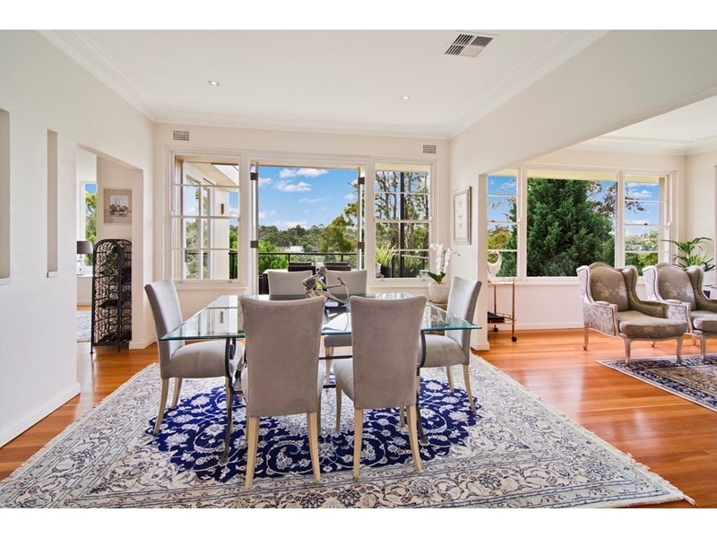 17 Victoria Avenue, Middle Cove NSW 2068