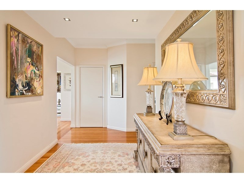 17 Victoria Avenue, Middle Cove NSW 2068