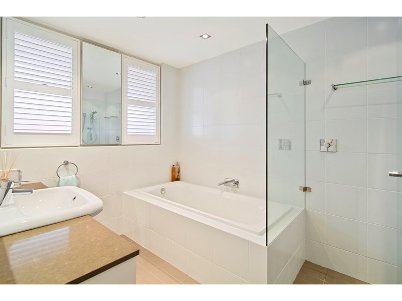 17 Victoria Avenue, Middle Cove NSW 2068