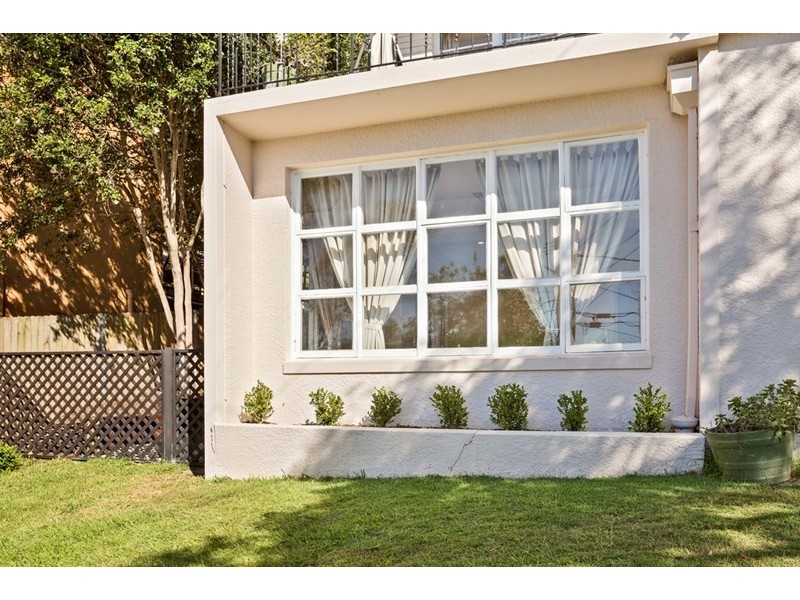 12 Greenfield Avenue, Middle Cove NSW 2068