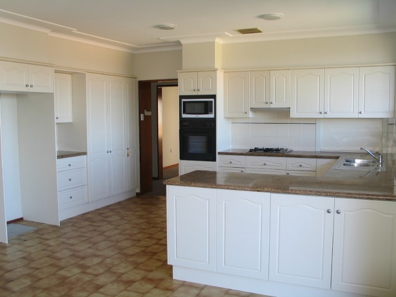 27 Roscommon Crescent, Killarney Heights NSW 2087