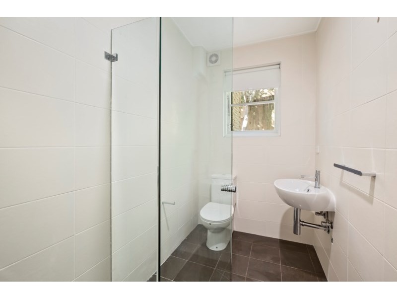 12 Greenfield Avenue, Middle Cove NSW 2068