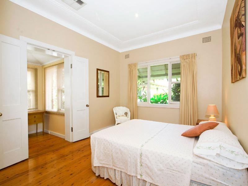 11 Crabbes Avenue, Willoughby NSW 2068