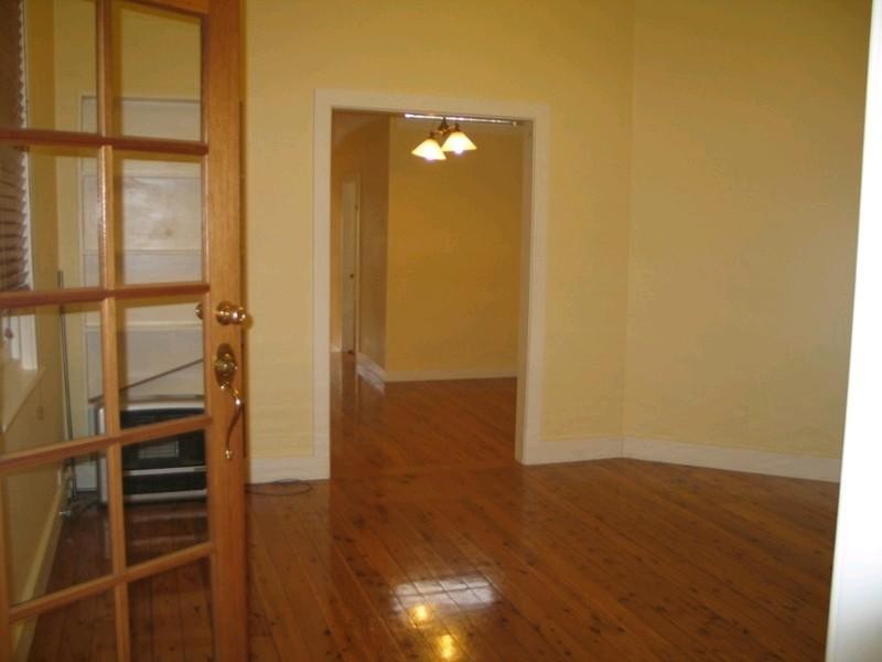 10 Crabbes Avenue, Willoughby NSW 2068