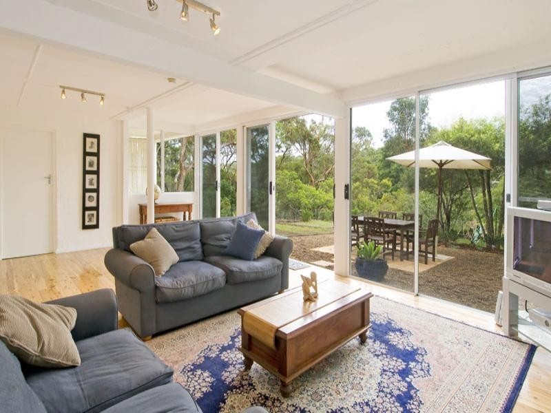 323 Eastern Valley Way, Middle Cove NSW 2068