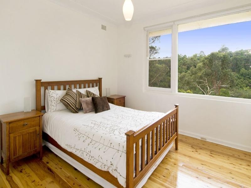 323 Eastern Valley Way, Middle Cove NSW 2068