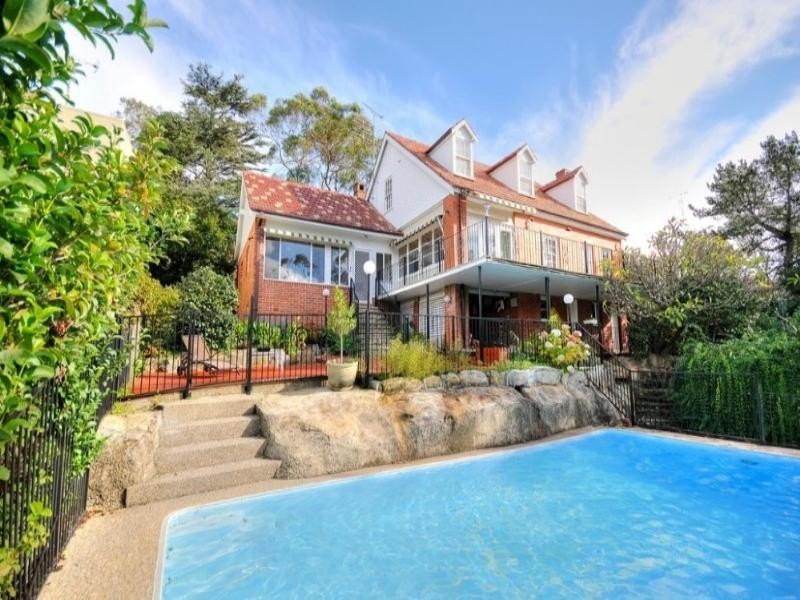 313 Eastern Valley Way, Middle Cove NSW 2068