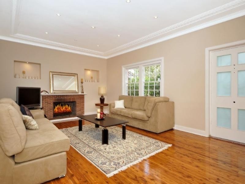 313 Eastern Valley Way, Middle Cove NSW 2068