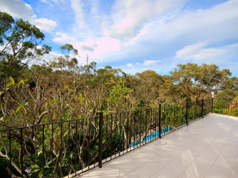 313 Eastern Valley Way, Middle Cove NSW 2068