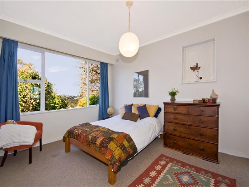 31 Height Crescent, Middle Cove NSW 2068