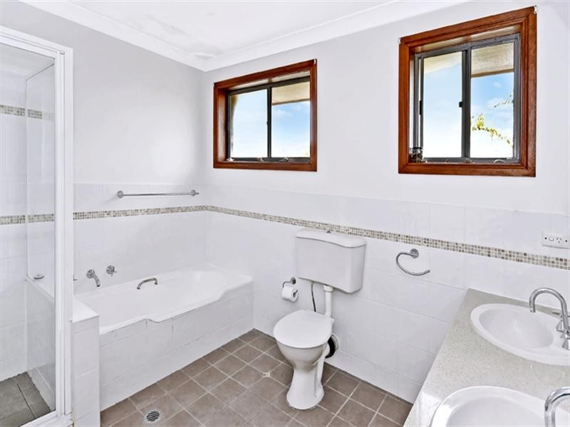 37 Roscommon Crescent, Killarney Heights NSW 2087