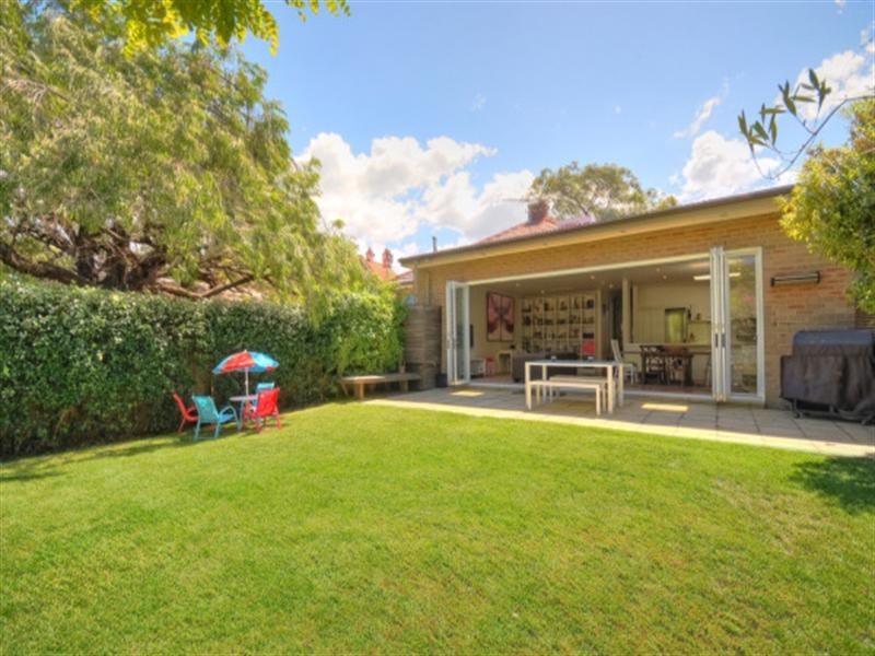 16 Cambridge Street, Willoughby NSW 2068