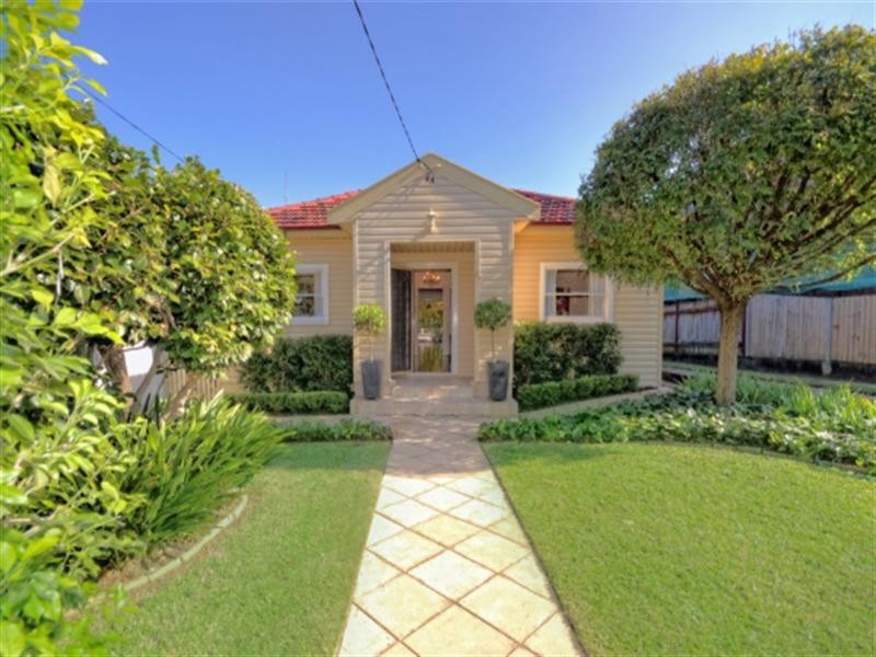 8 Pendey Street, Willoughby NSW 2068