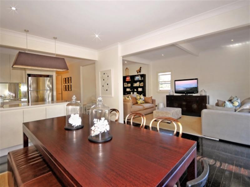 8 Pendey Street, Willoughby NSW 2068