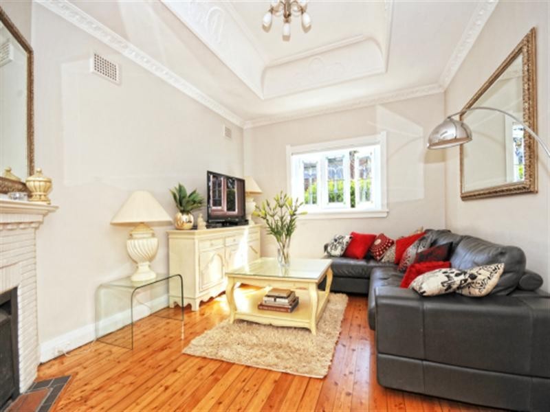 16 Robert Street, Willoughby NSW 2068