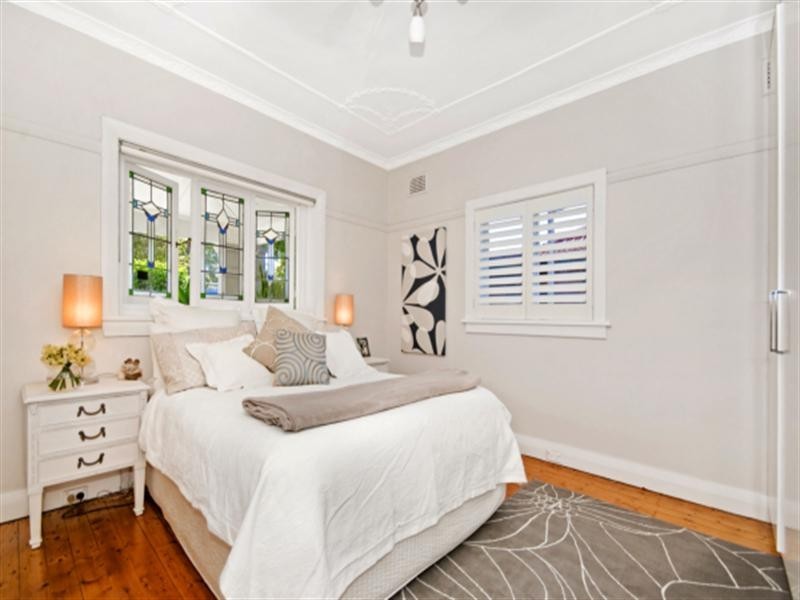 16 Robert Street, Willoughby NSW 2068