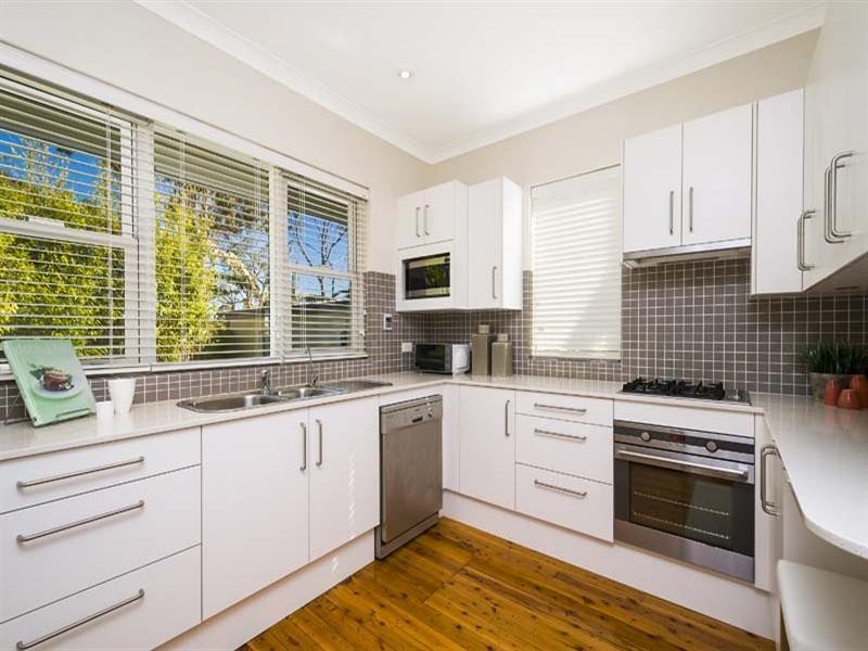 8 The Lee, Middle Cove NSW 2068