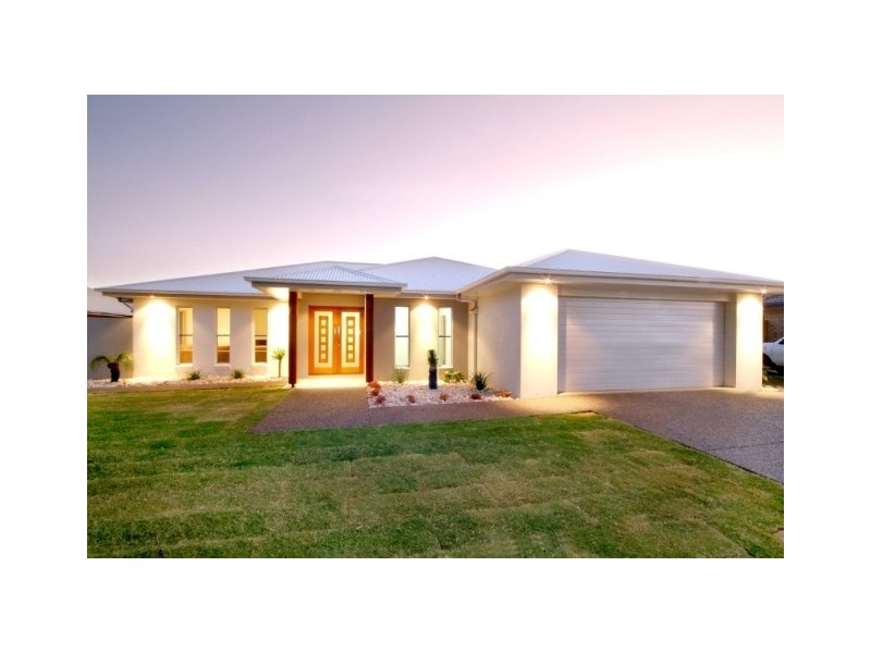 30 Manooka Crescent, Highfields QLD 4352