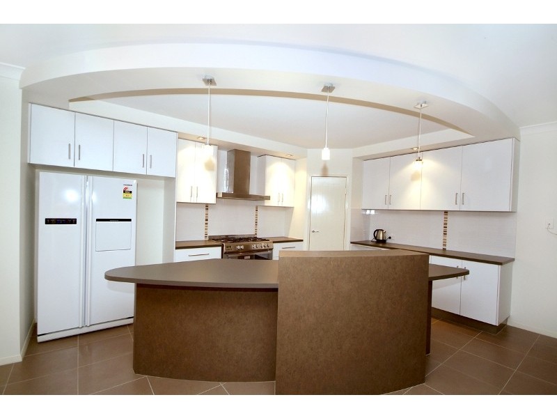 30 Manooka Crescent, Highfields QLD 4352