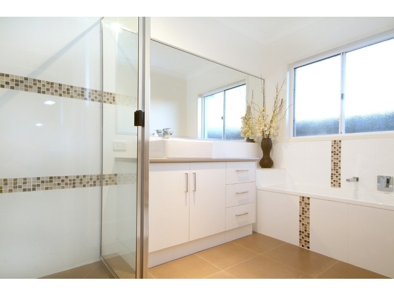 30 Manooka Crescent, Highfields QLD 4352