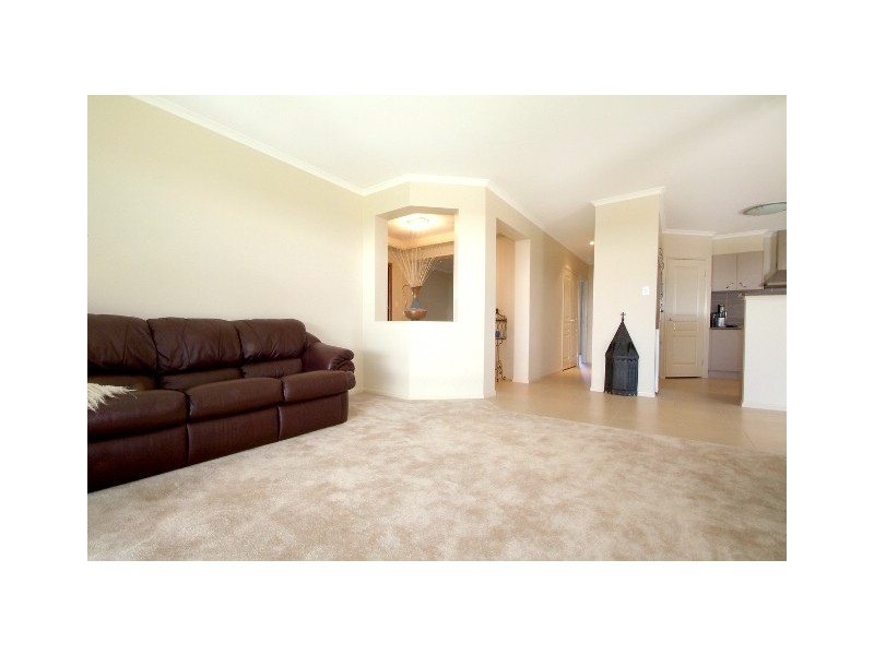 16 Manooka Crescent, Highfields QLD 4352