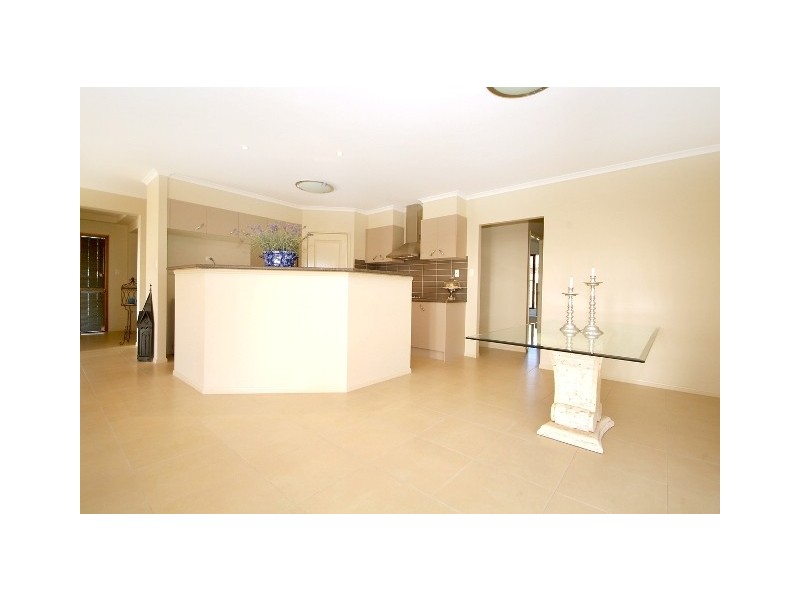 16 Manooka Crescent, Highfields QLD 4352