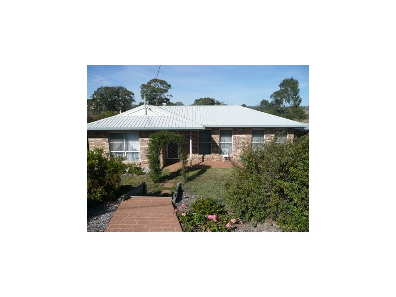 3 Lake Drive, Meringandan West QLD 4352