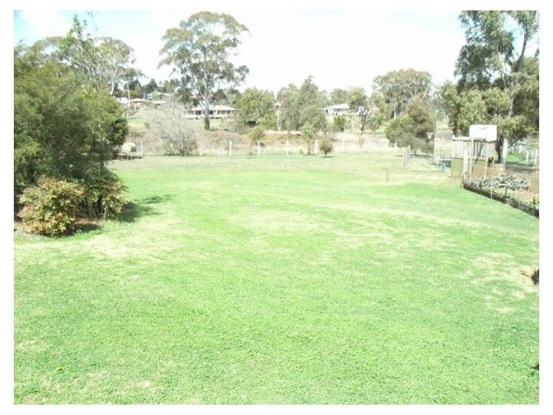 3 Lake Drive, Meringandan West QLD 4352