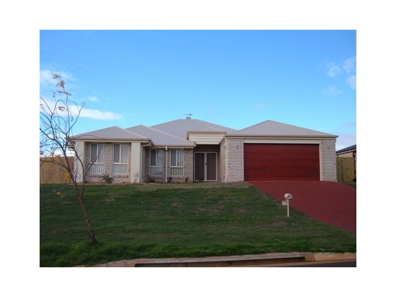 8 Kestrel Drive, Highfields QLD 4352