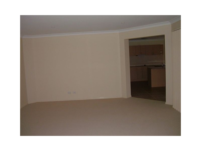 8 Kestrel Drive, Highfields QLD 4352