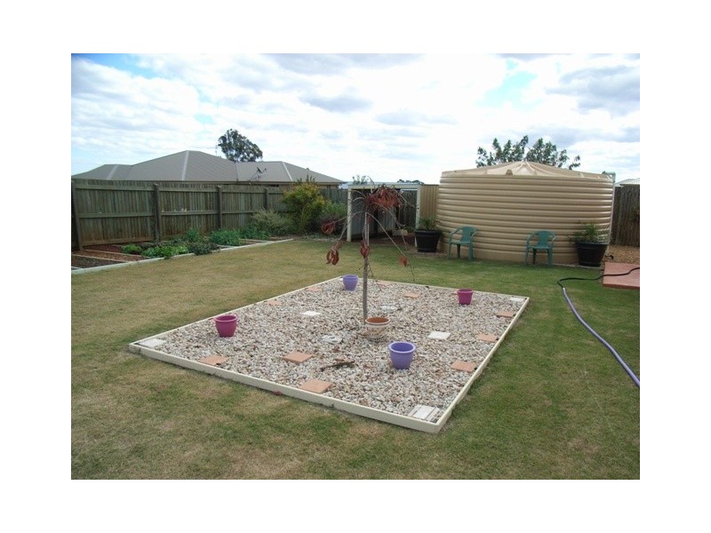 26 Nioka Drive, Highfields QLD 4352