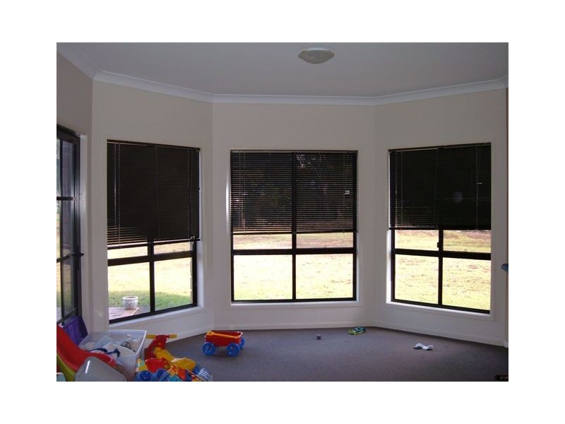 9 Bass Street, Cabarlah QLD 4352